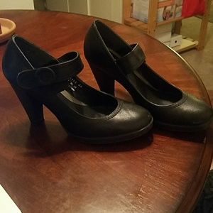 Black Oxford like heels